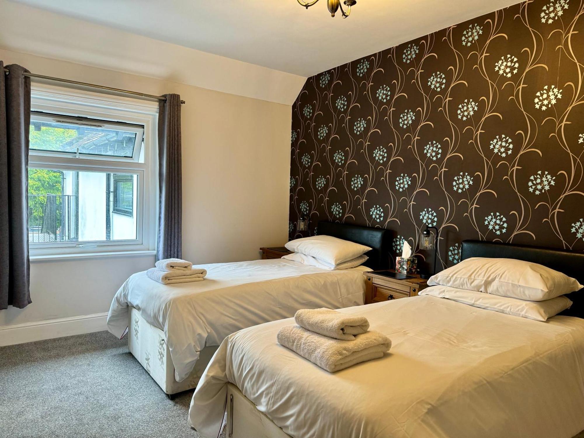 The Half Moon Hotel Petersfield Bagian luar foto