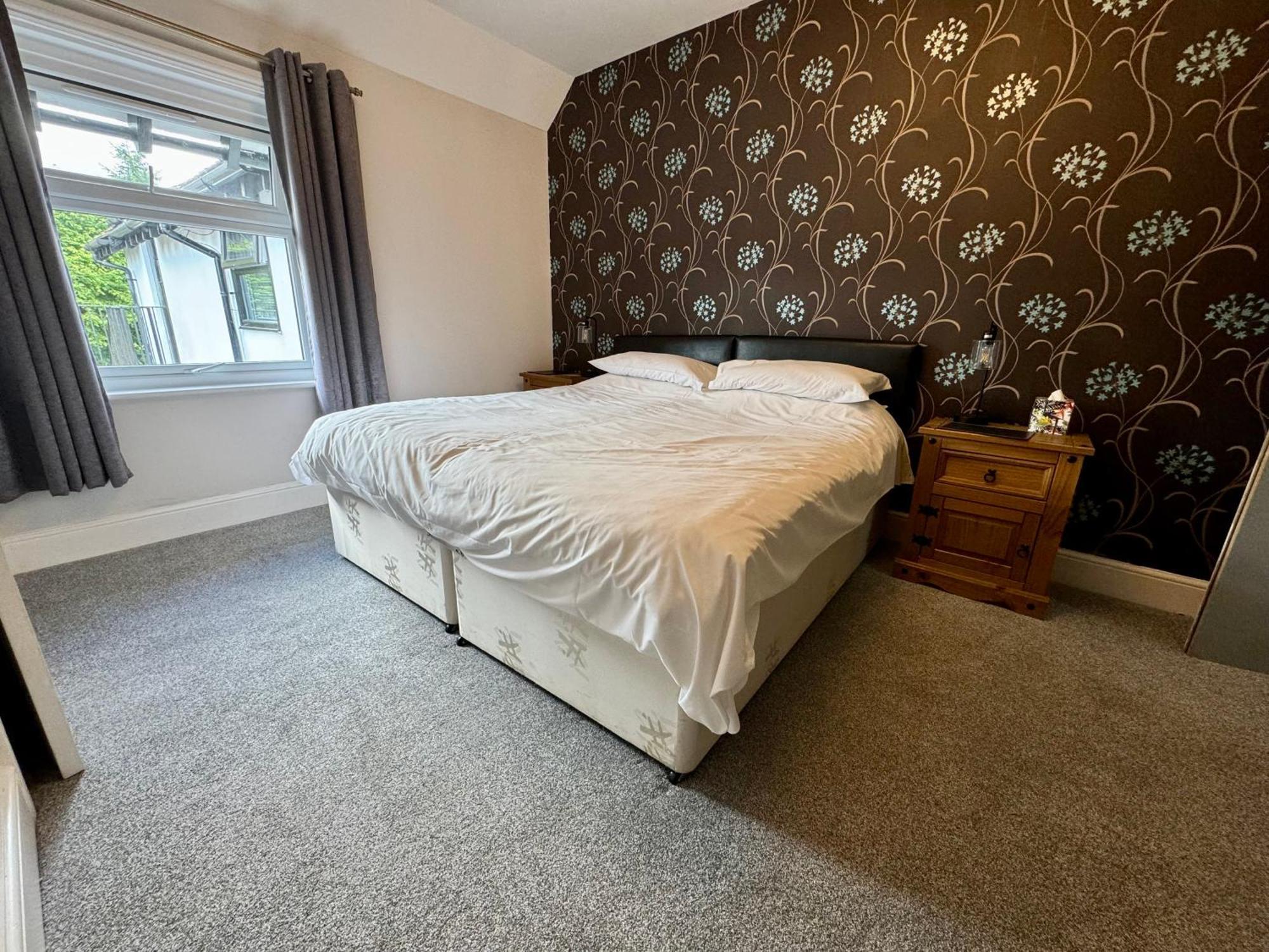 The Half Moon Hotel Petersfield Bagian luar foto