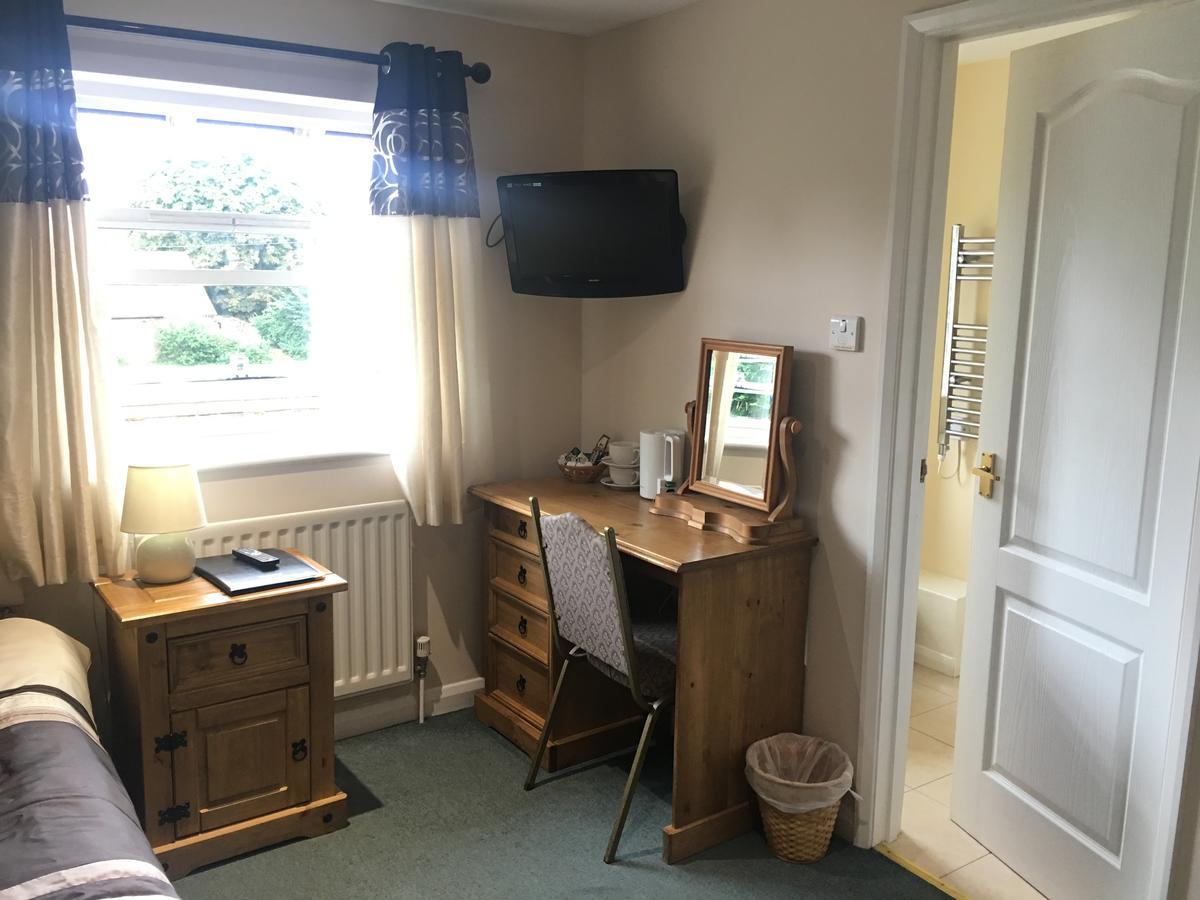 The Half Moon Hotel Petersfield Bagian luar foto